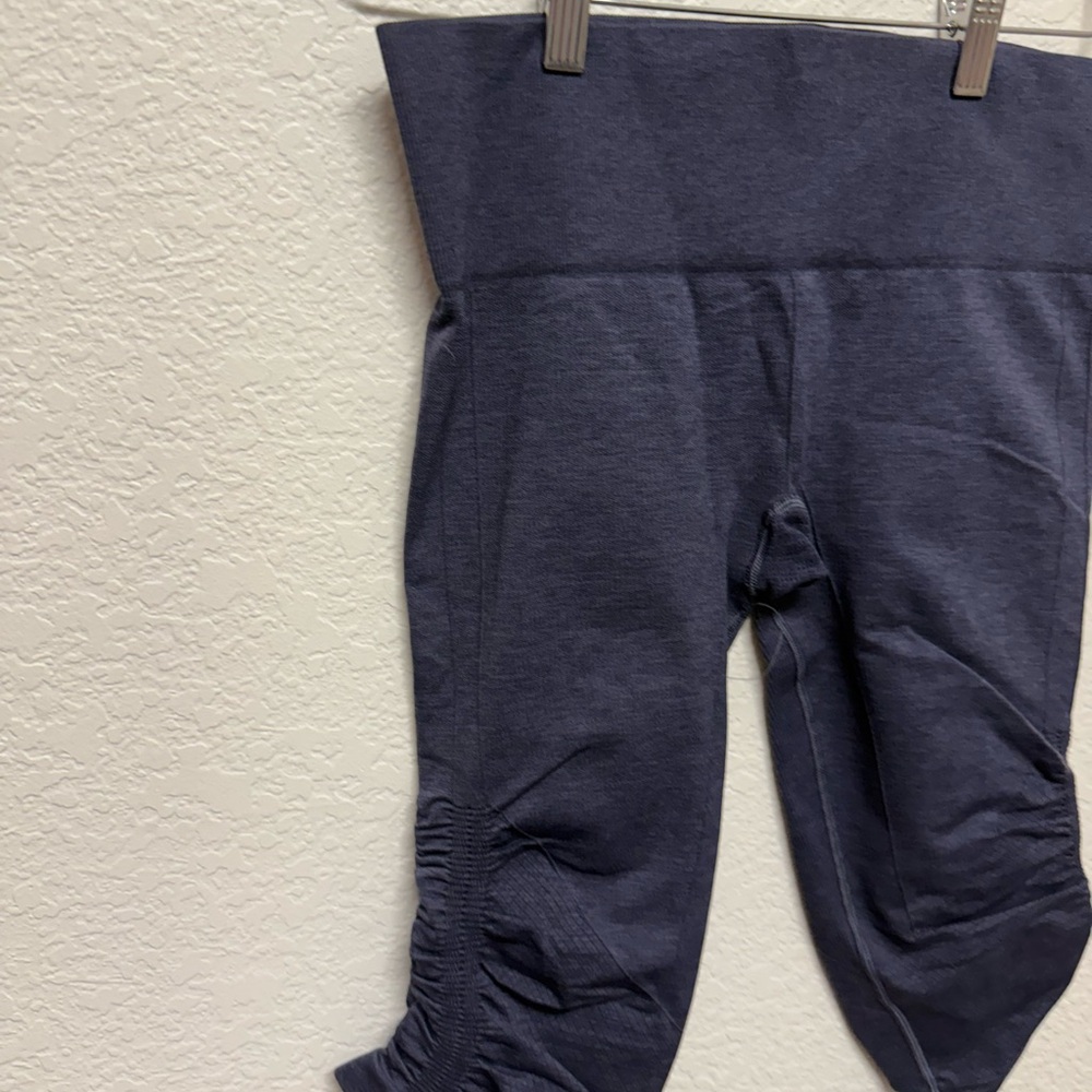 lululemon athletica Stretchy Women’s Blue Gray Bottoms medium - Picture 3 of 4